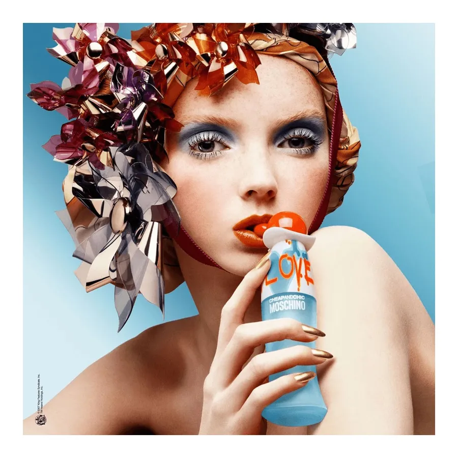 Moschino Cheap & Chic I Love Love Eau de Toilette Feminino 100ml — foto 4